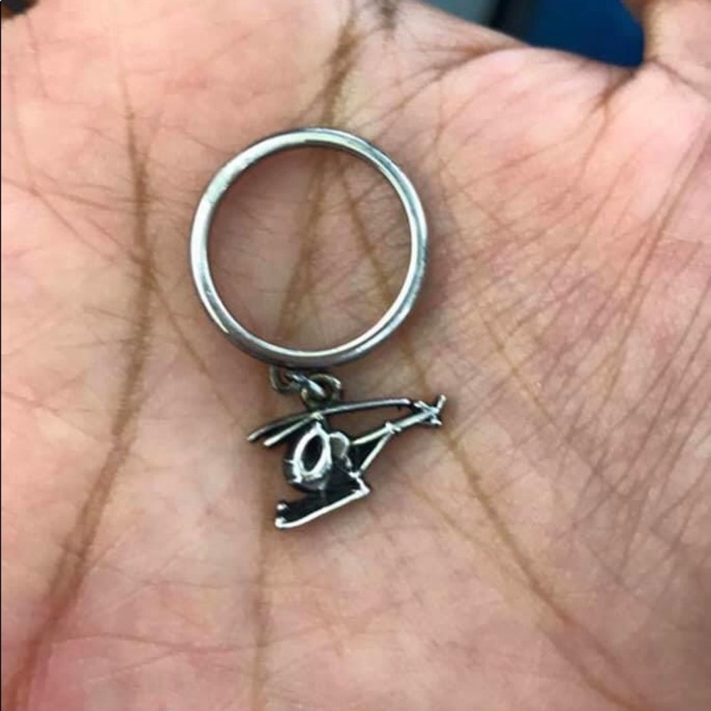 LOOKING TO BUY - Picture 2 of 3